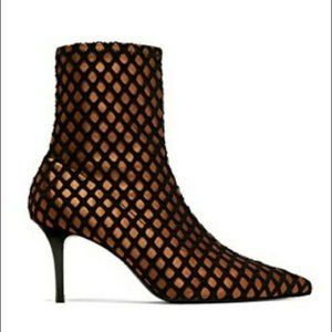 Rare Zara Black and Gold Heeled Booties Like New